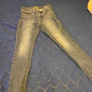 Levi jeans size 28